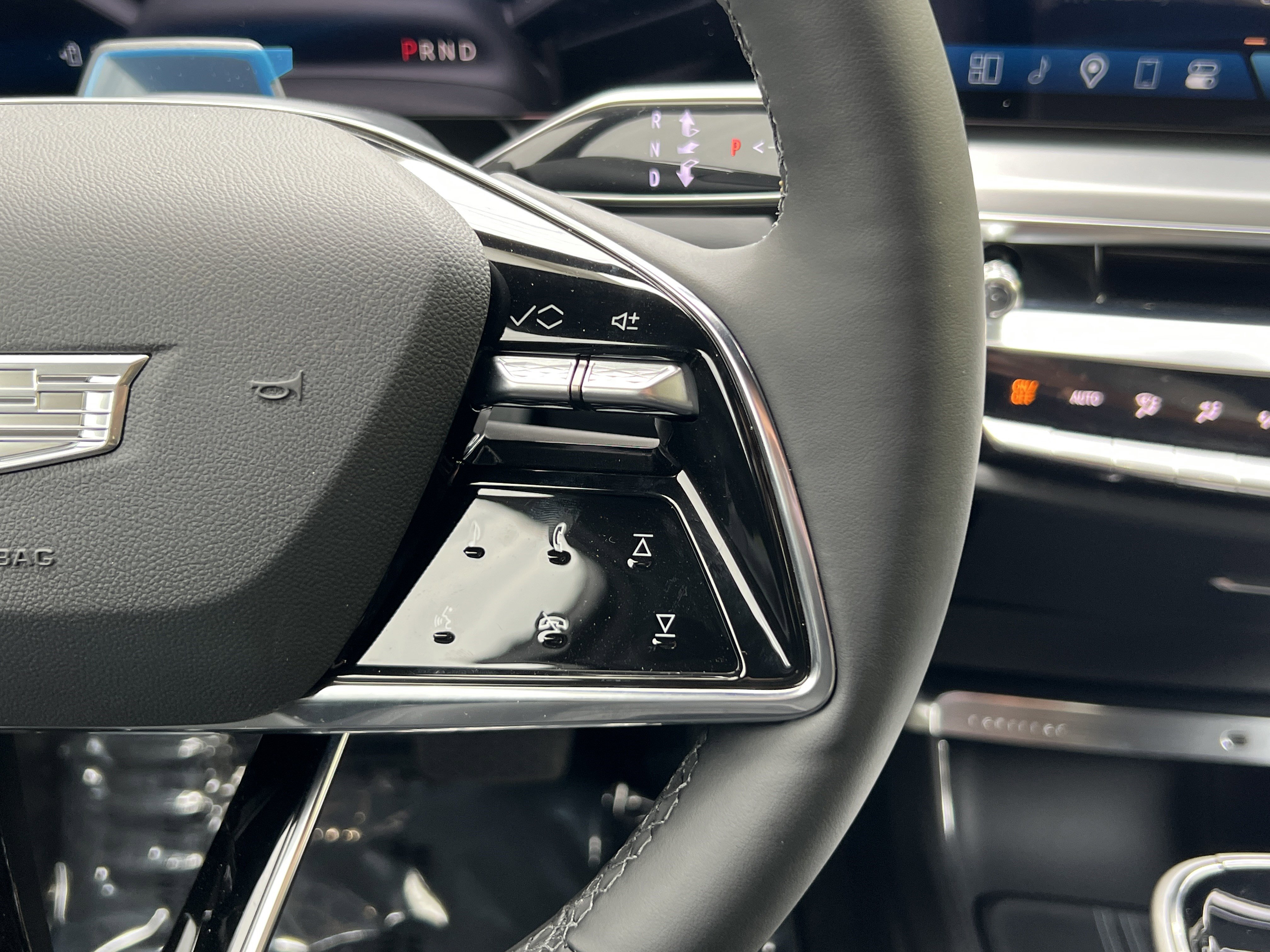 New 2025 Cadillac Lyriq Luxury image 30