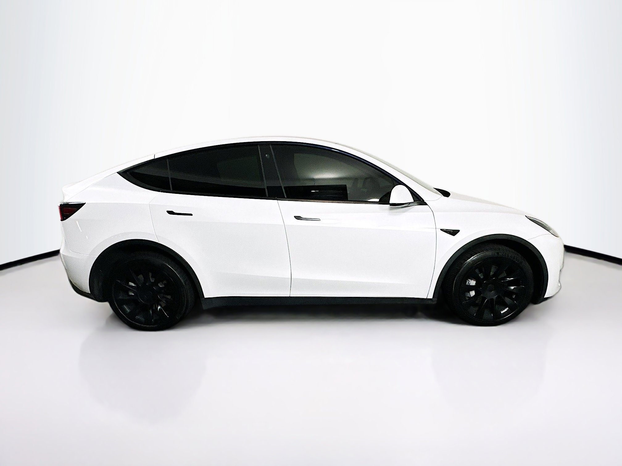 Used 2023 Tesla Model Y Long Range image 10