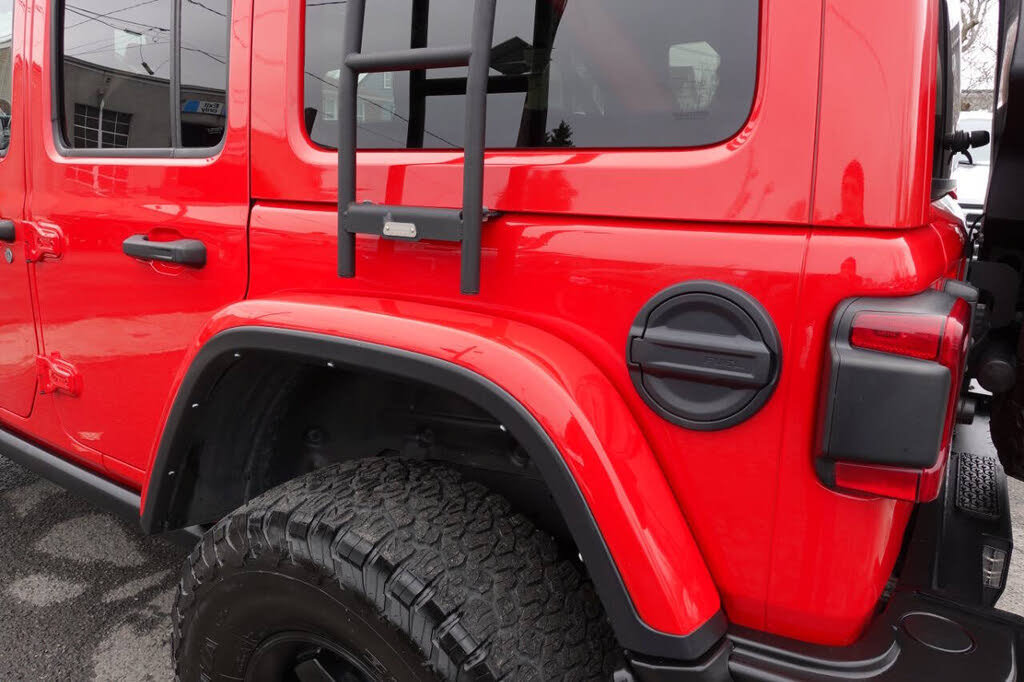 Used 2021 Jeep Wrangler Unlimited Rubicon w/ Dual Top Group AWD/4WD image 30
