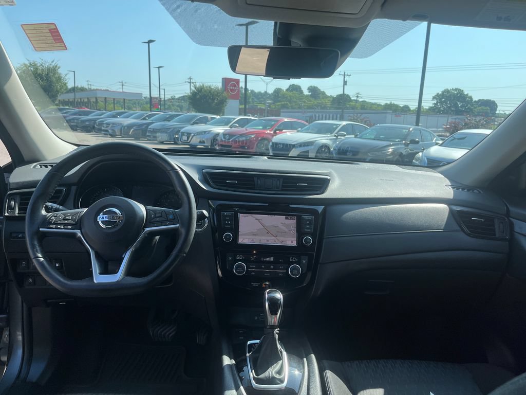 Used 2019 Nissan Rogue SV w/ Premium Package FWD image 21