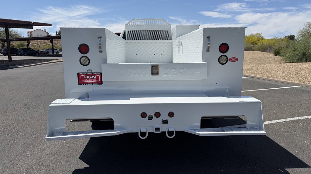 Used 2018 Ford F550 2WD Crew Cab Super Duty w/ XL Value Package image 4