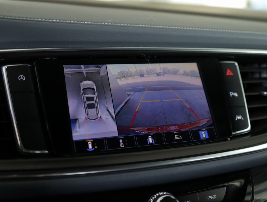 Used 2022 Buick Enclave Essence w/ Sport Touring Edition image 16