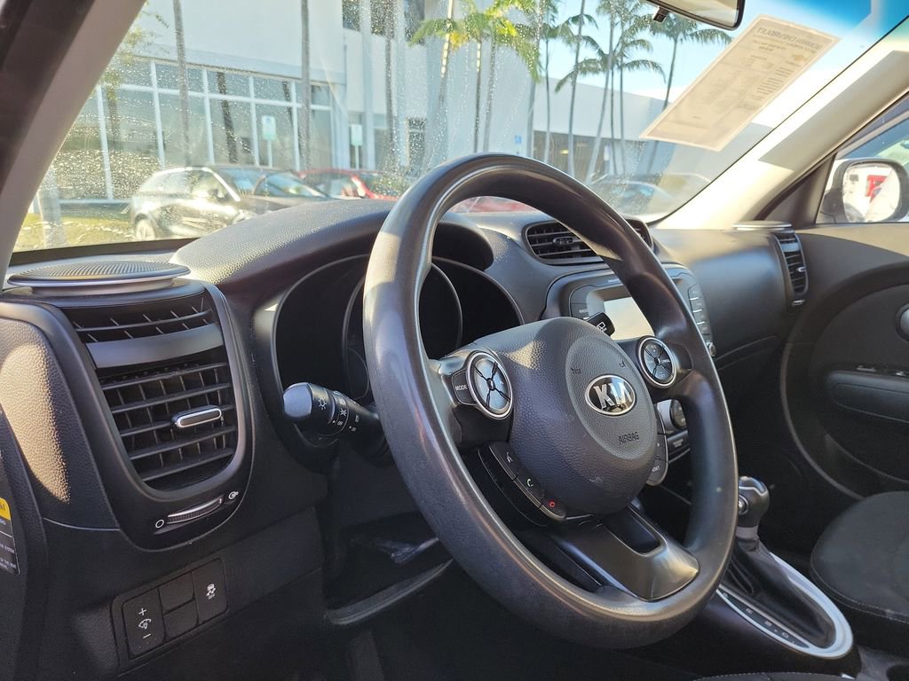Used 2019 Kia Soul + image 11