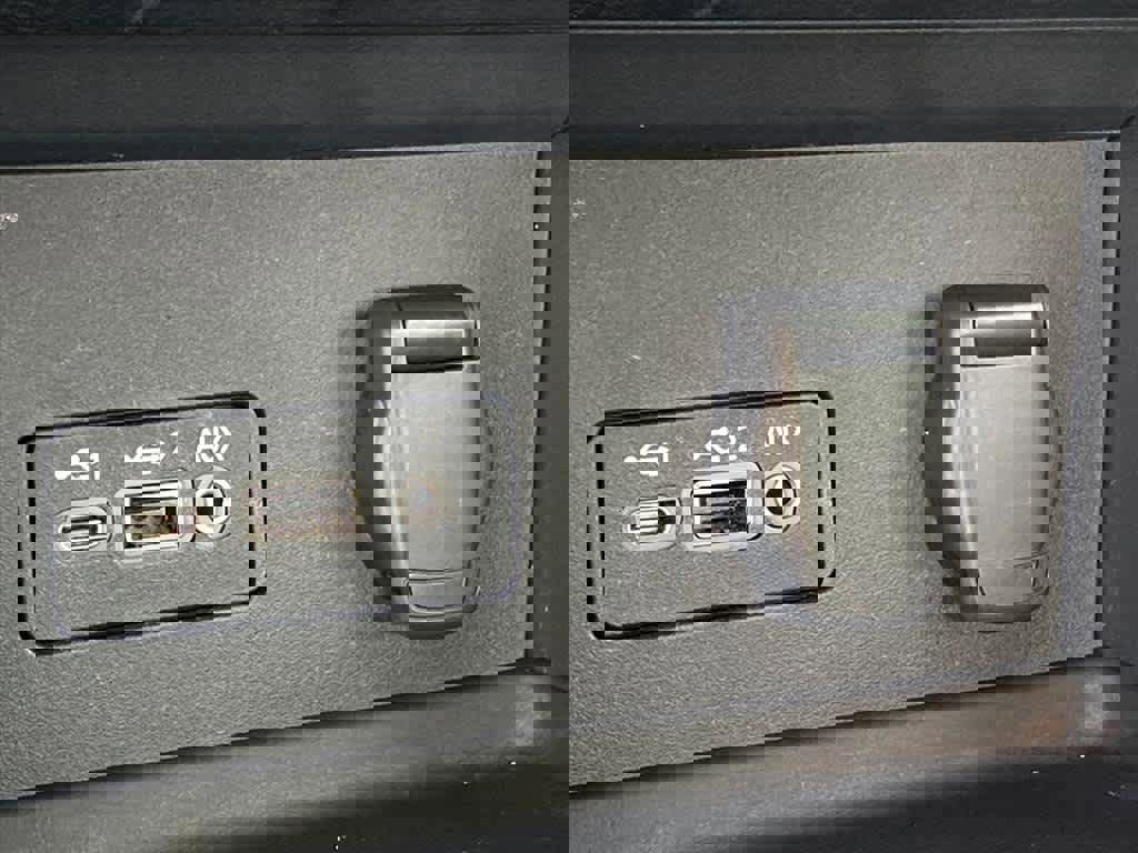 Used 2023 Nissan Sentra SR w/ SR Premium Package image 18