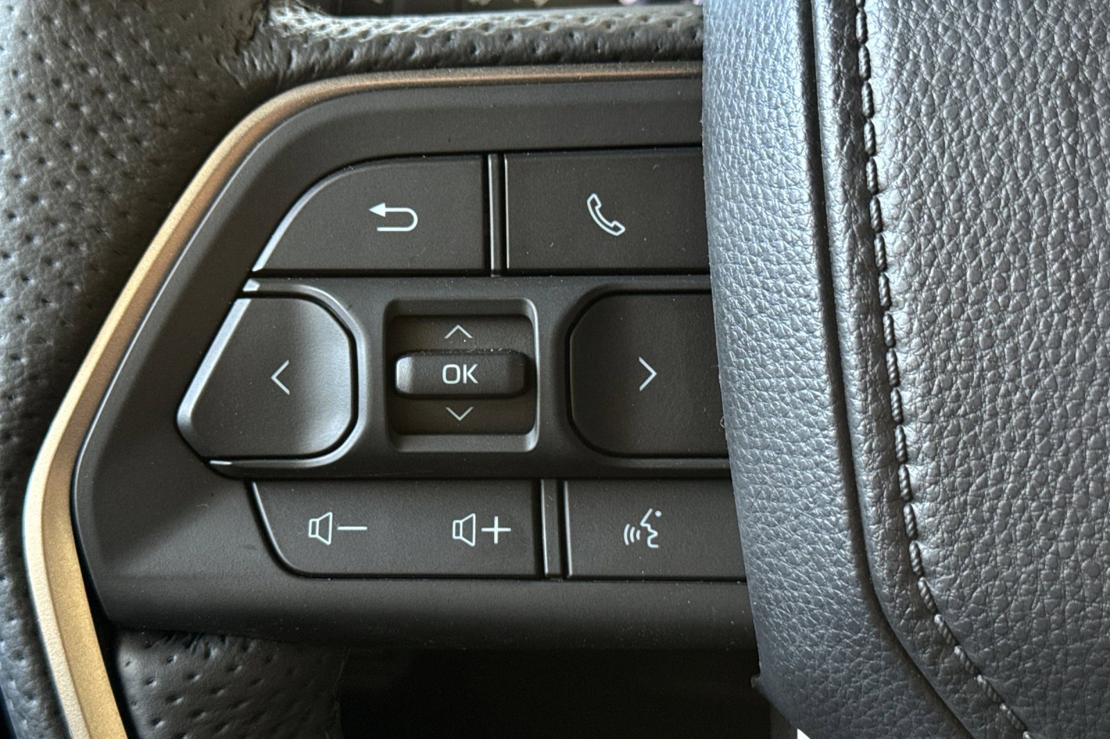 Certified 2025 Toyota Tacoma Trailhunter image 29