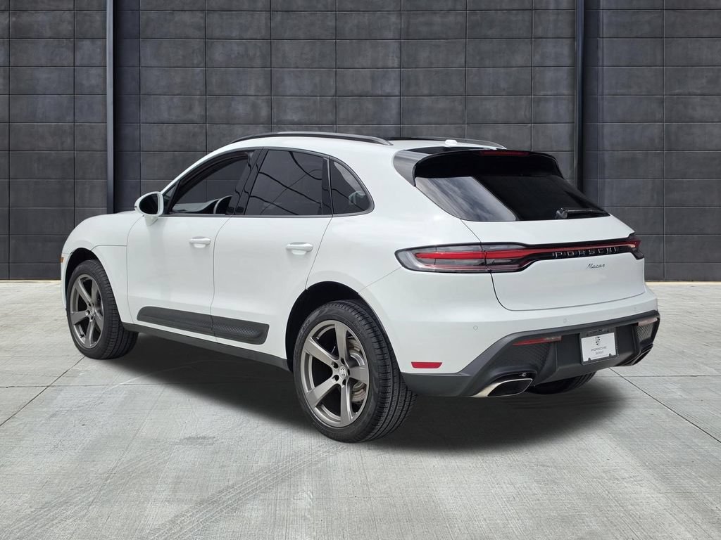 Certified 2026 Porsche Macan AWD/4WD image 3