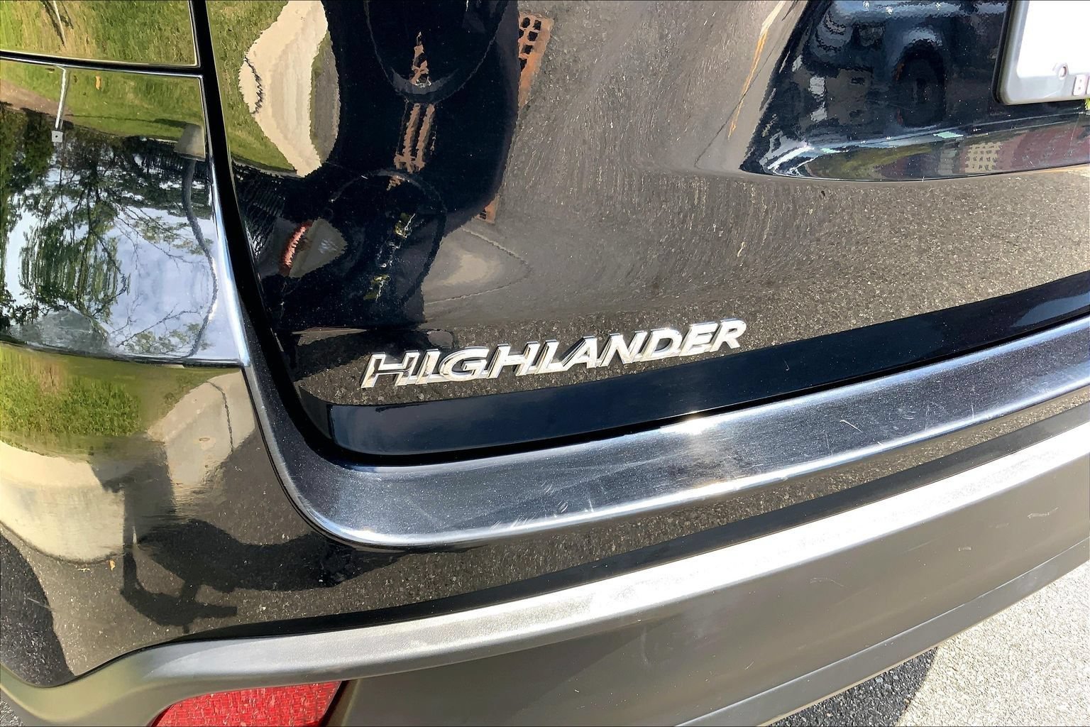 Used 2019 Toyota Highlander XLE AWD/4WD image 9