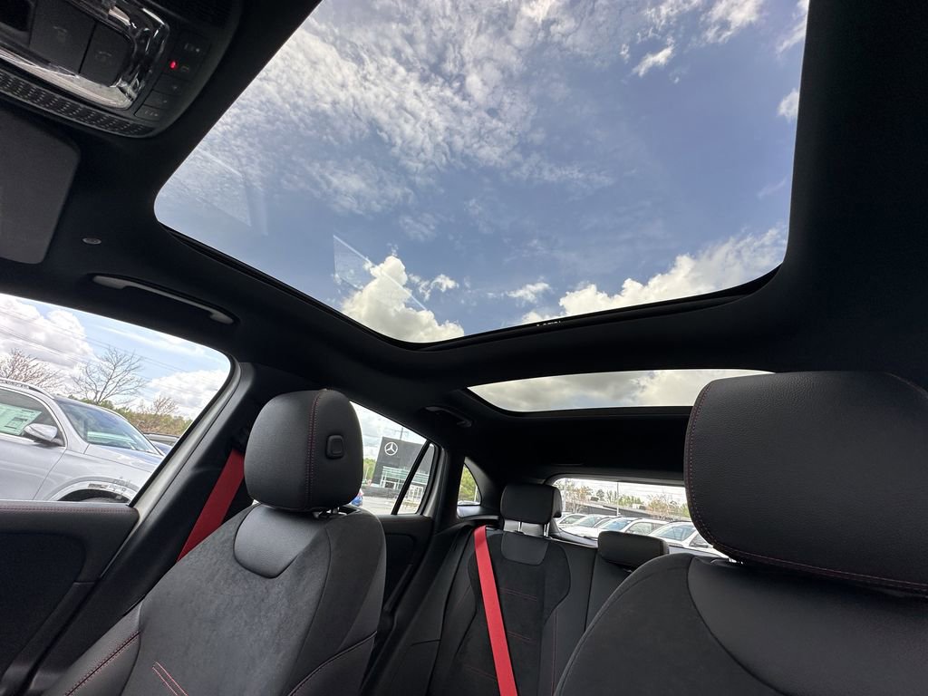 New 2026 Mercedes-Benz GLA 35 AMG 4MATIC image 34