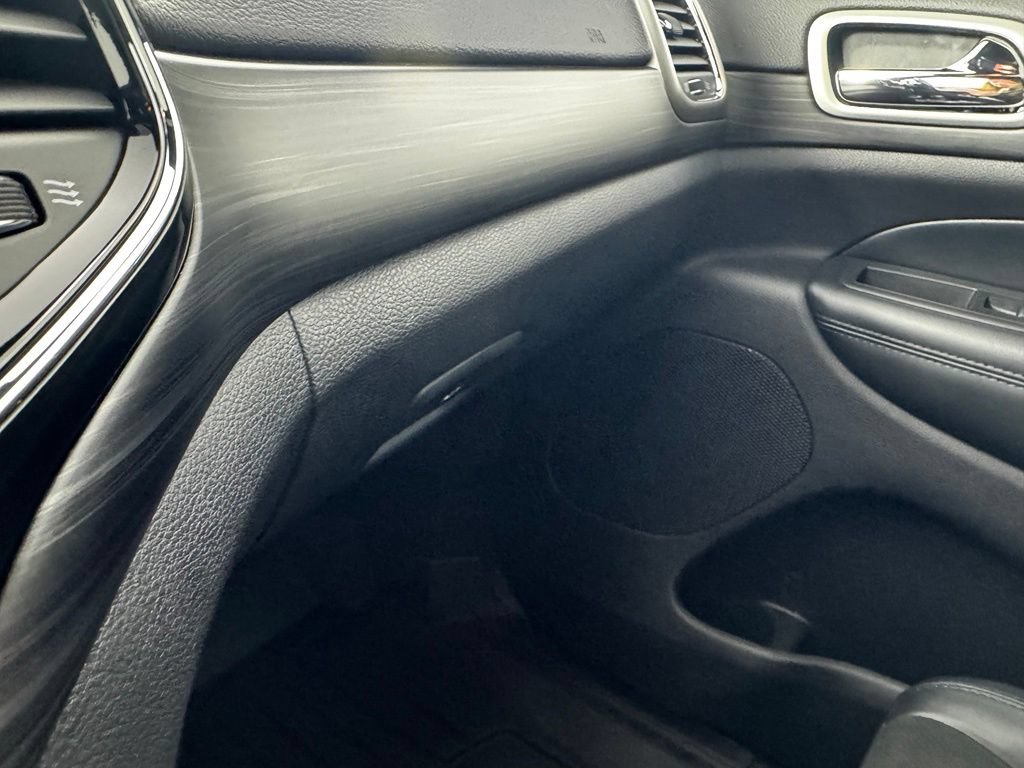Used 2021 Jeep Grand Cherokee Laredo AWD/4WD image 18