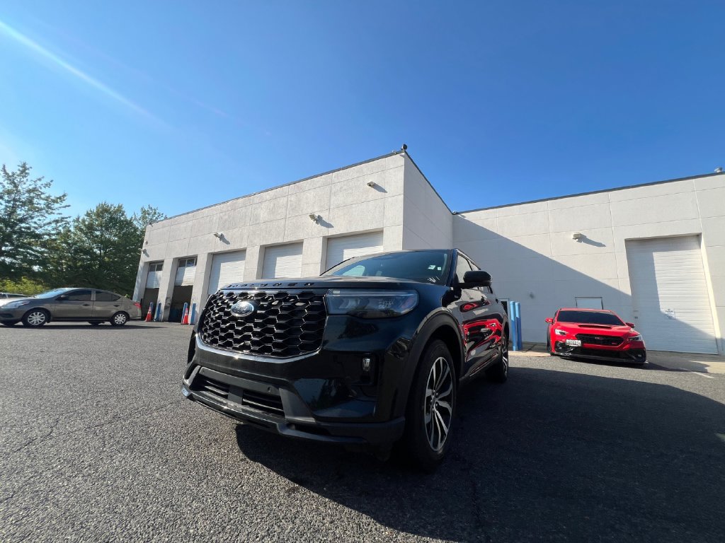 Used 2025 Ford Explorer ST-Line AWD/4WD image 32