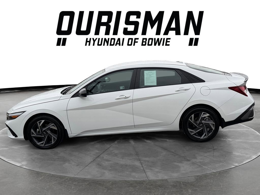 Certified 2025 Hyundai Elantra Sport image 3