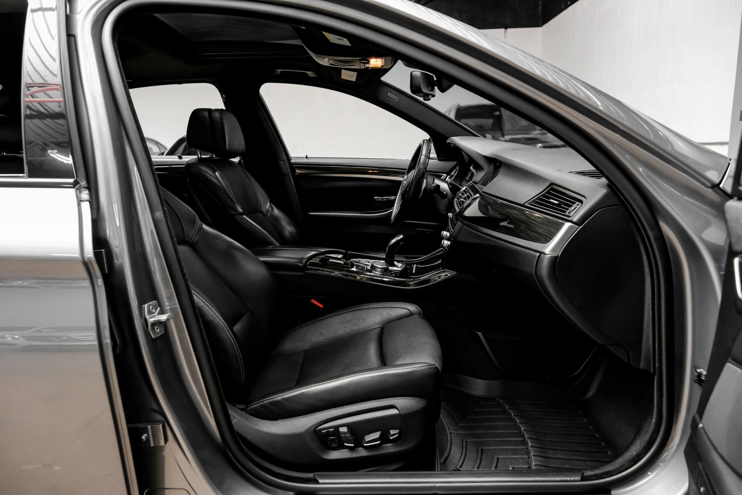 Used 2016 BMW 535i Sedan image 33