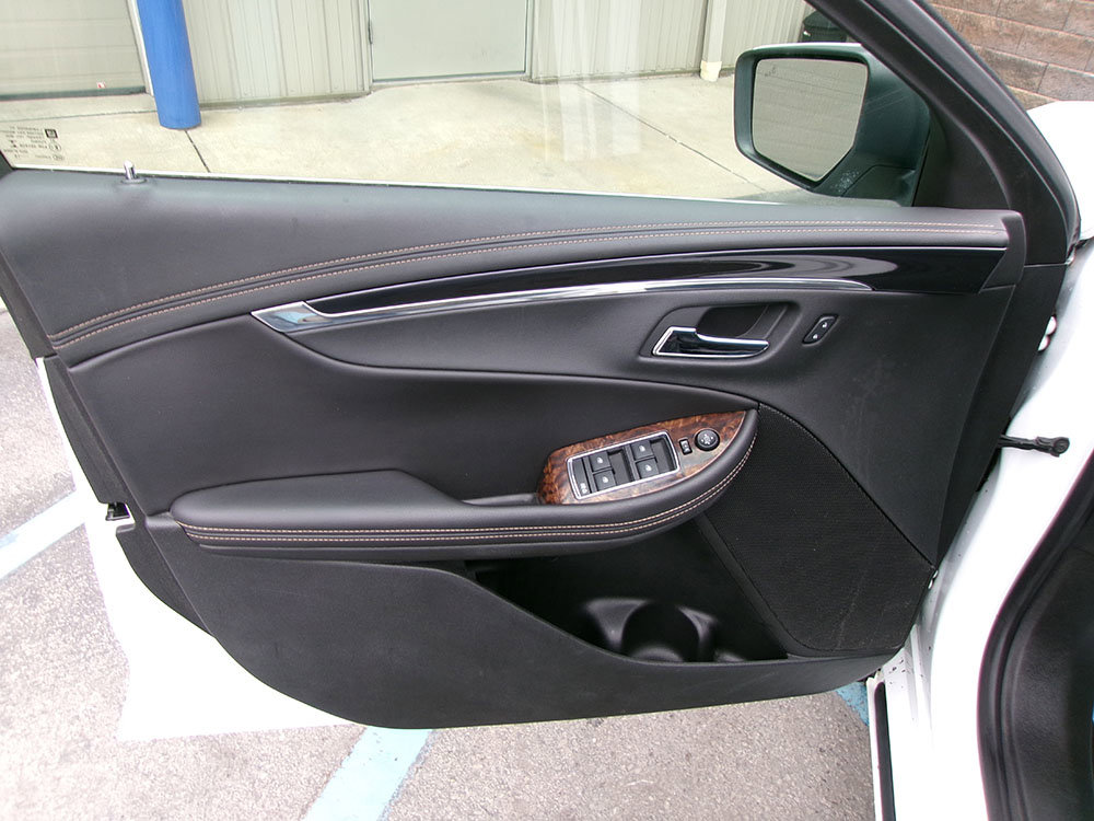 Used 2015 Chevrolet Impala LT w/ Convenience Package image 14