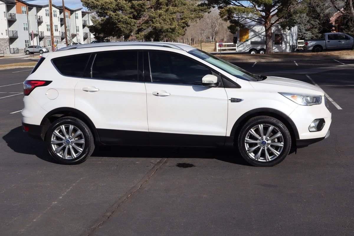 Used 2017 Ford Escape Titanium image 3