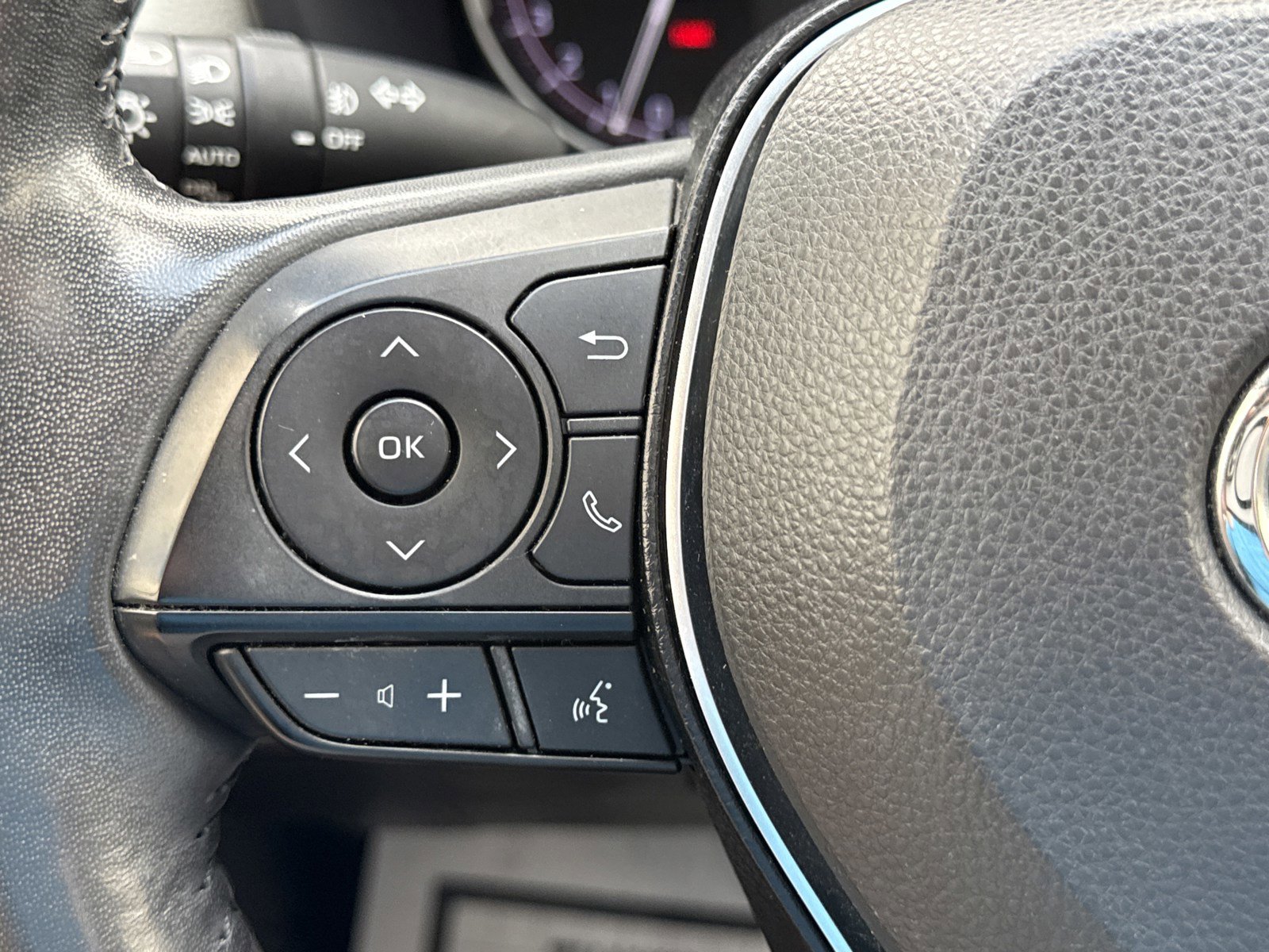 Used 2020 Toyota RAV4 Limited w/ Limited Grade Weather Package FWD image 23