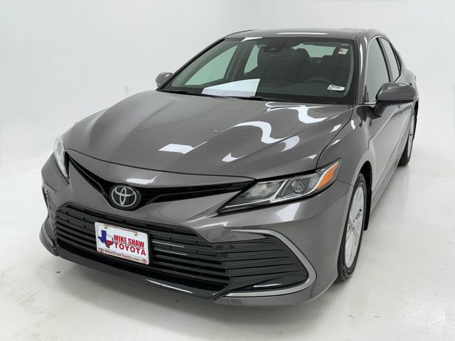 Used 2024 Toyota Camry LE FWD image 4