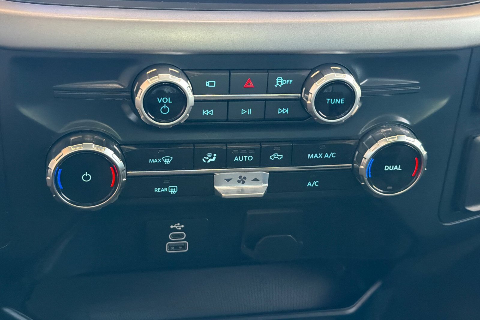 Used 2025 Ford F150 XLT AWD/4WD image 28