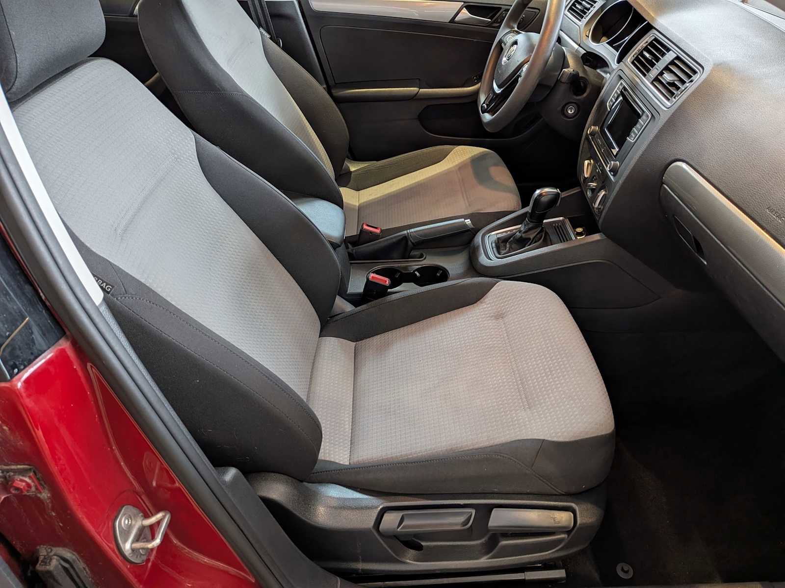 Used 2018 Volkswagen Jetta S image 19