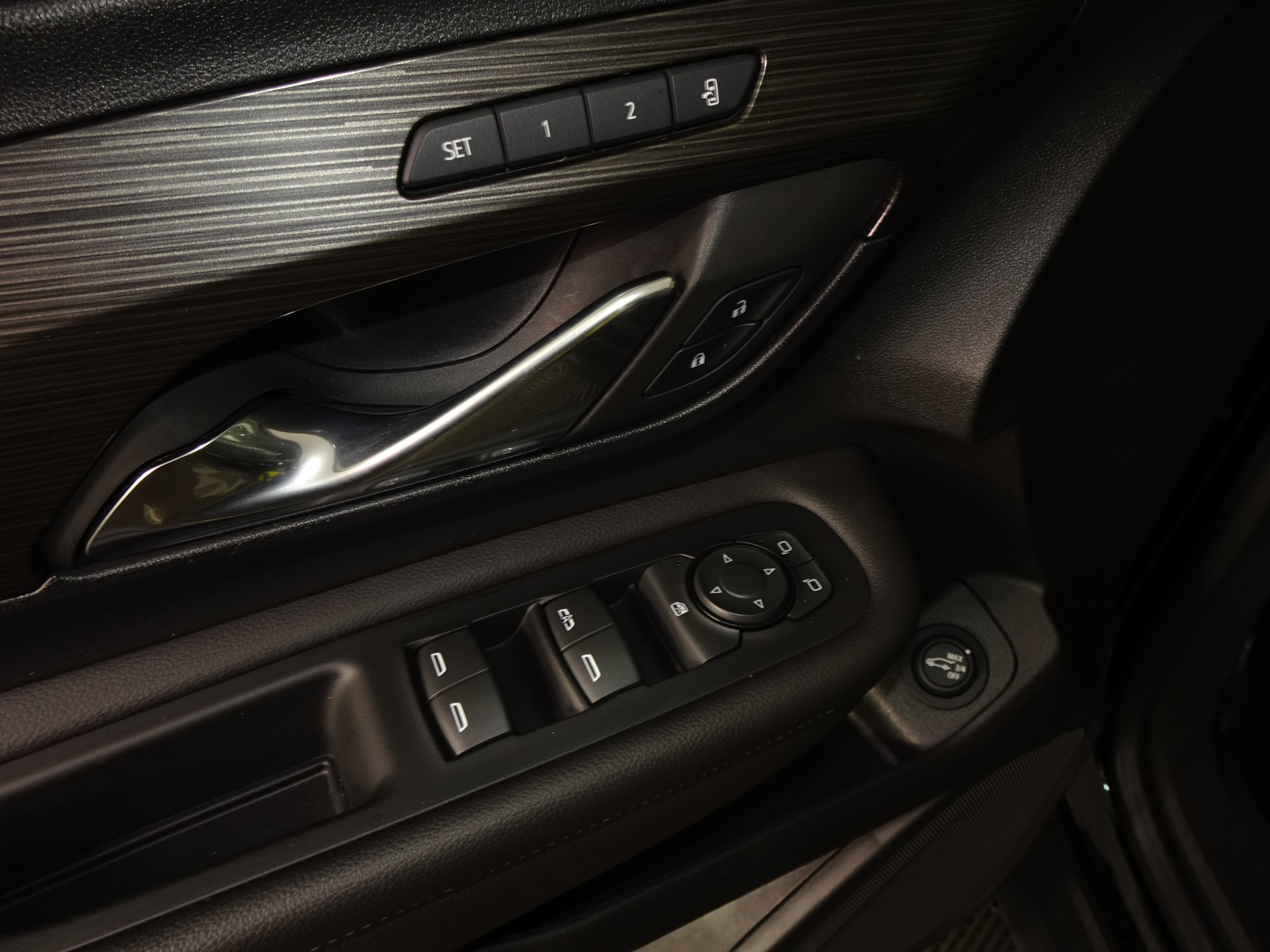 Used 2023 GMC Terrain SLT w/ LPO, Floor Liner Package image 45