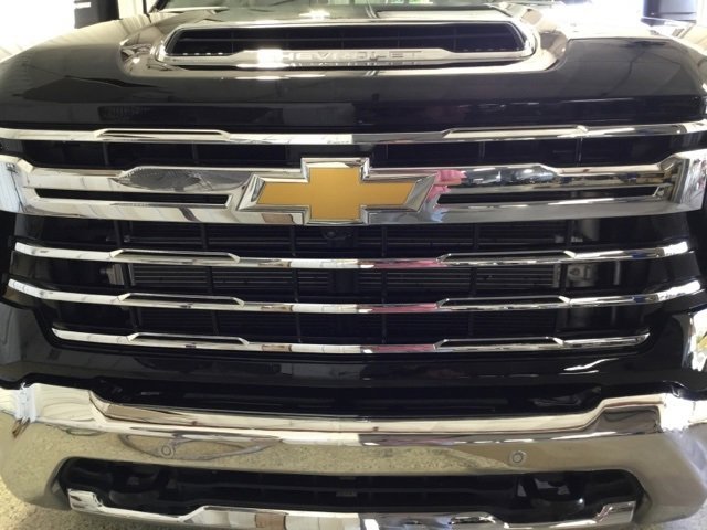 Used 2024 Chevrolet Silverado 3500 LTZ w/ LTZ Plus Package image 36