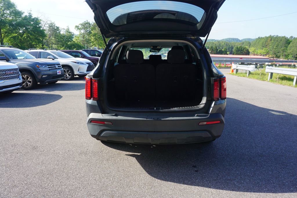 Used 2022 Kia Sorento LX FWD image 14