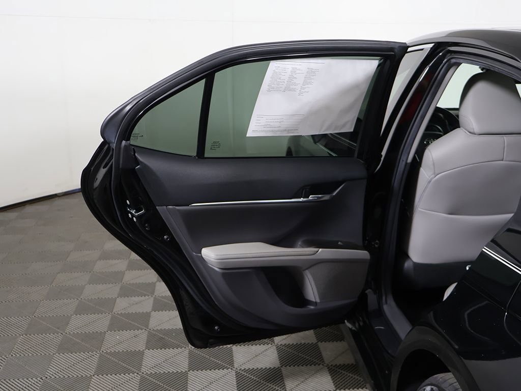 Used 2021 Toyota Camry XLE FWD image 21