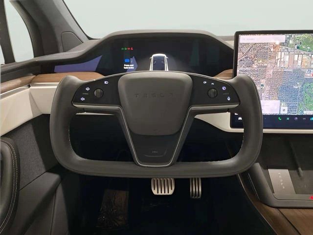 Used 2022 Tesla Model X image 18