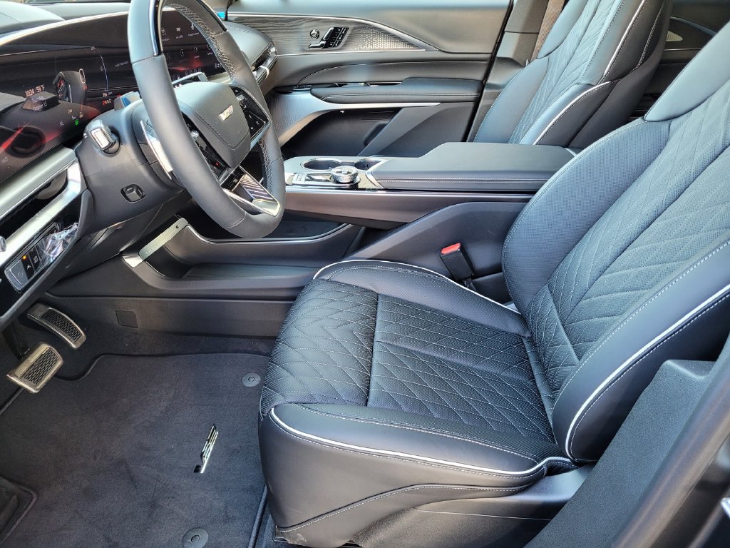 New 2027 Cadillac Lyriq V Premium w/ LPO, Onyx Lite Package AWD/4WD image 10