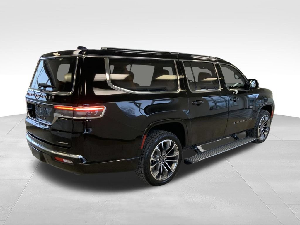 Used 2023 Jeep Grand Wagoneer L Series III w/ Rear Seat Video Group 1 AWD/4WD image 10