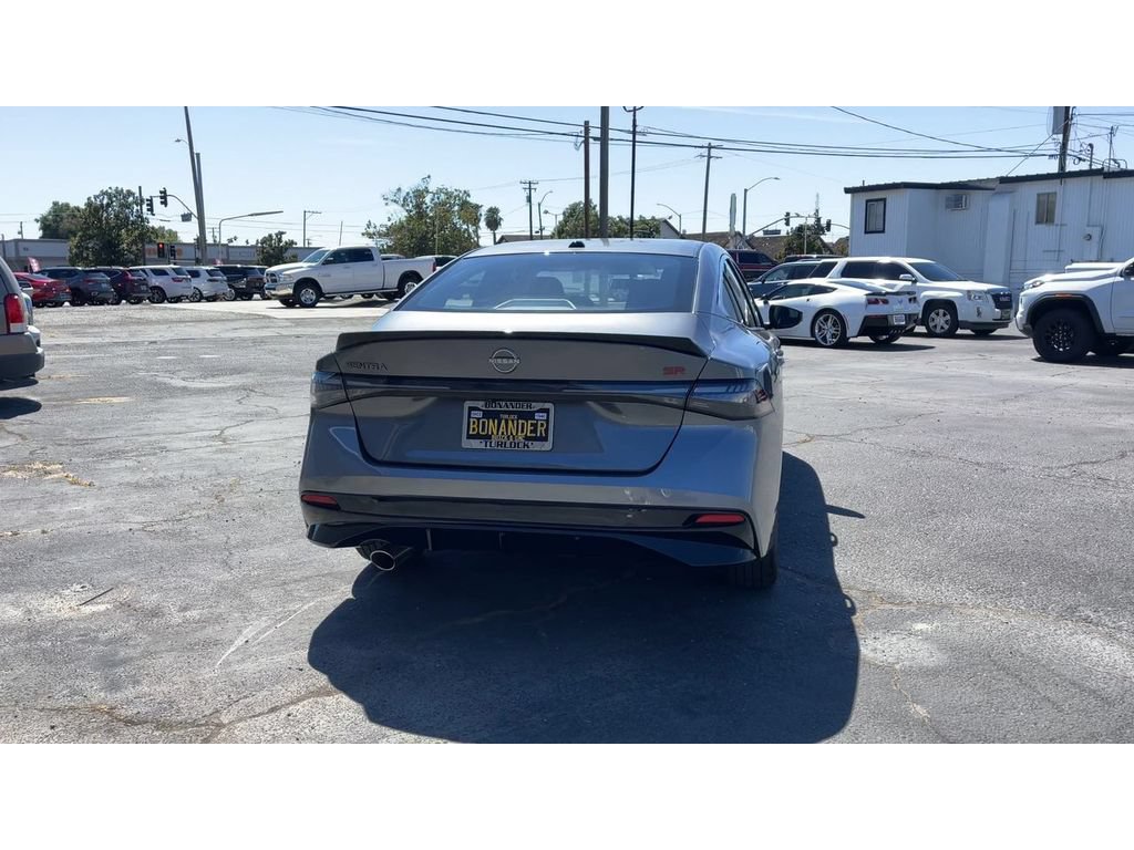 Used 2026 Nissan Sentra SR w/ Floor Mat Package FWD image 2