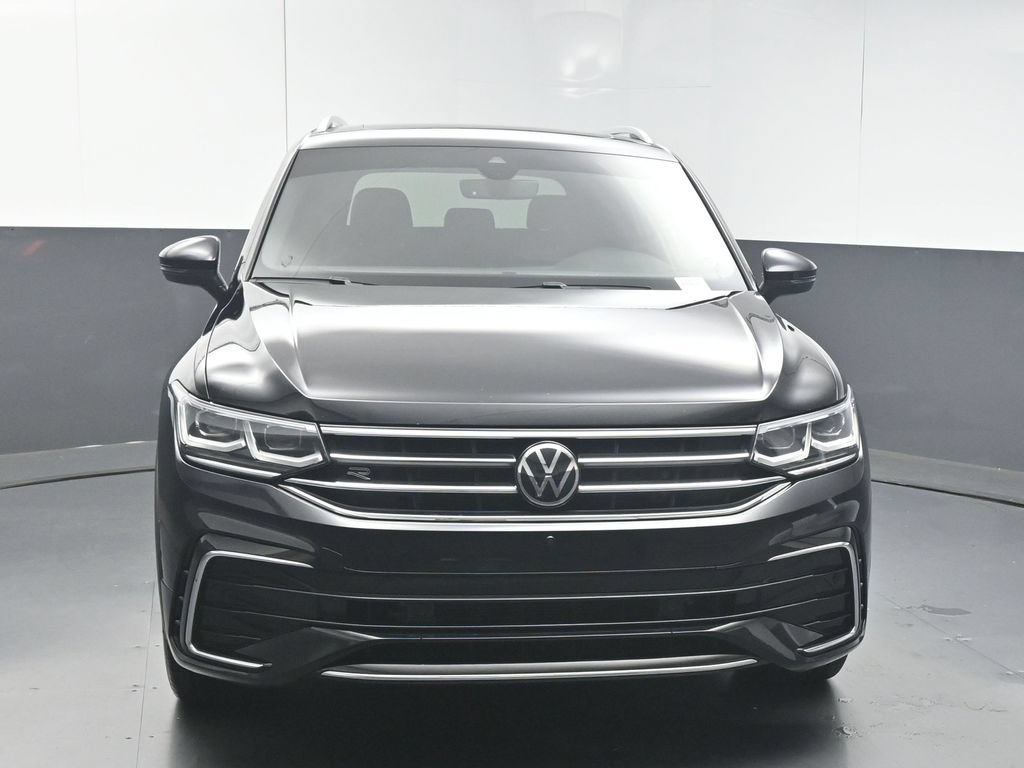 Used 2024 Volkswagen Tiguan SEL R-Line AWD/4WD image 3