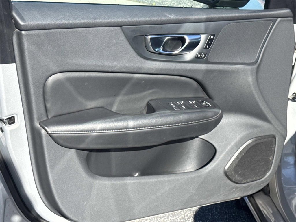 Used 2024 Volvo S60 B5 Plus image 20