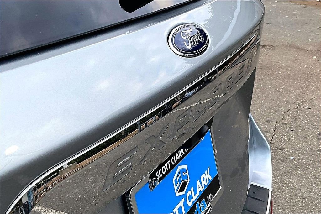 Used 2024 Ford Explorer Limited image 23