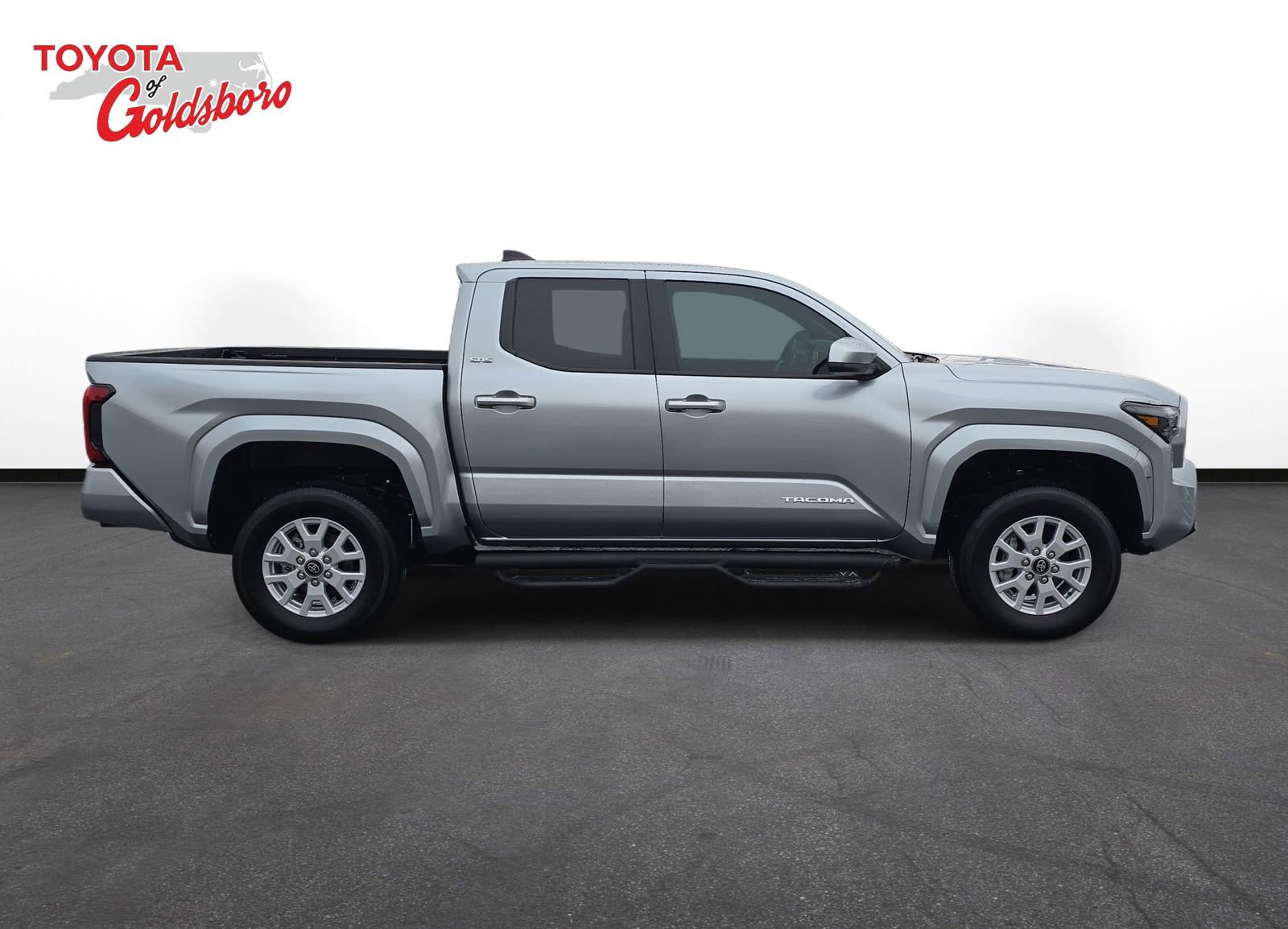 Used 2024 Toyota Tacoma SR5 w/ SR5 Upgrade Package image 4