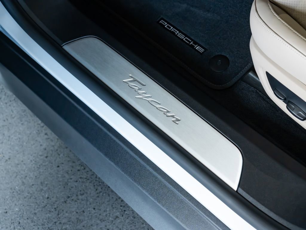 New 2026 Porsche Taycan image 15