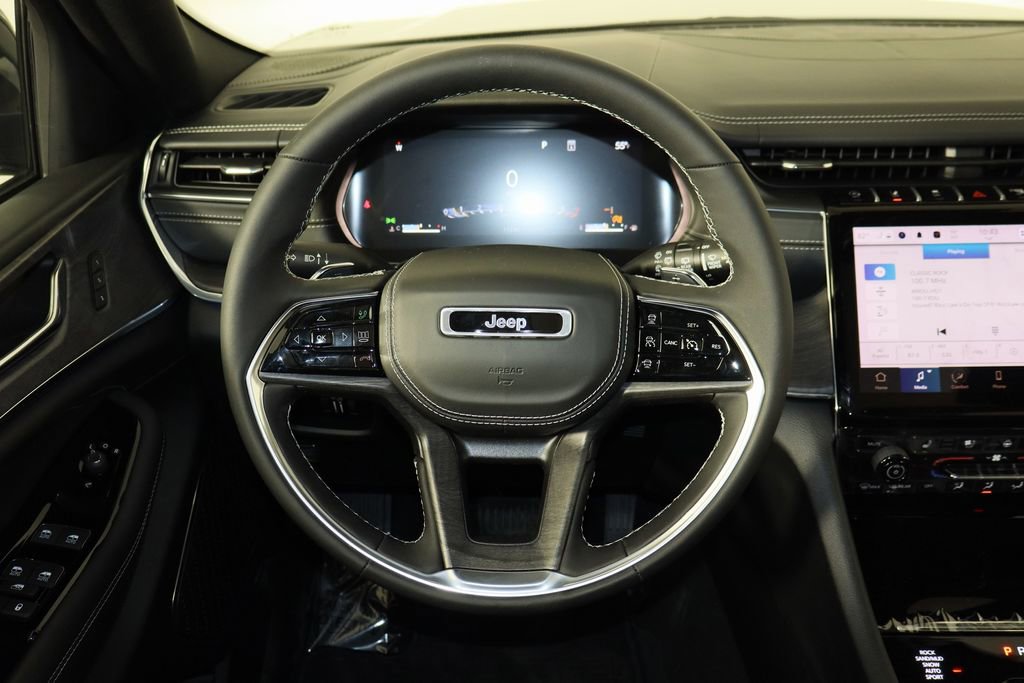 New 2024 Jeep Grand Cherokee Overland image 7