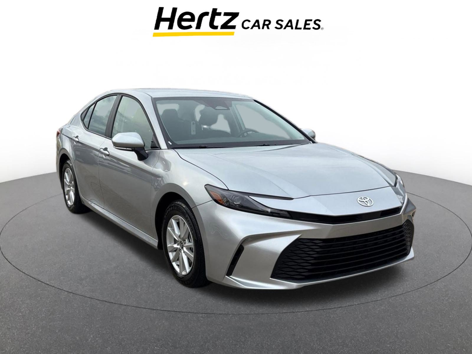 Used 2025 Toyota Camry LE image 1