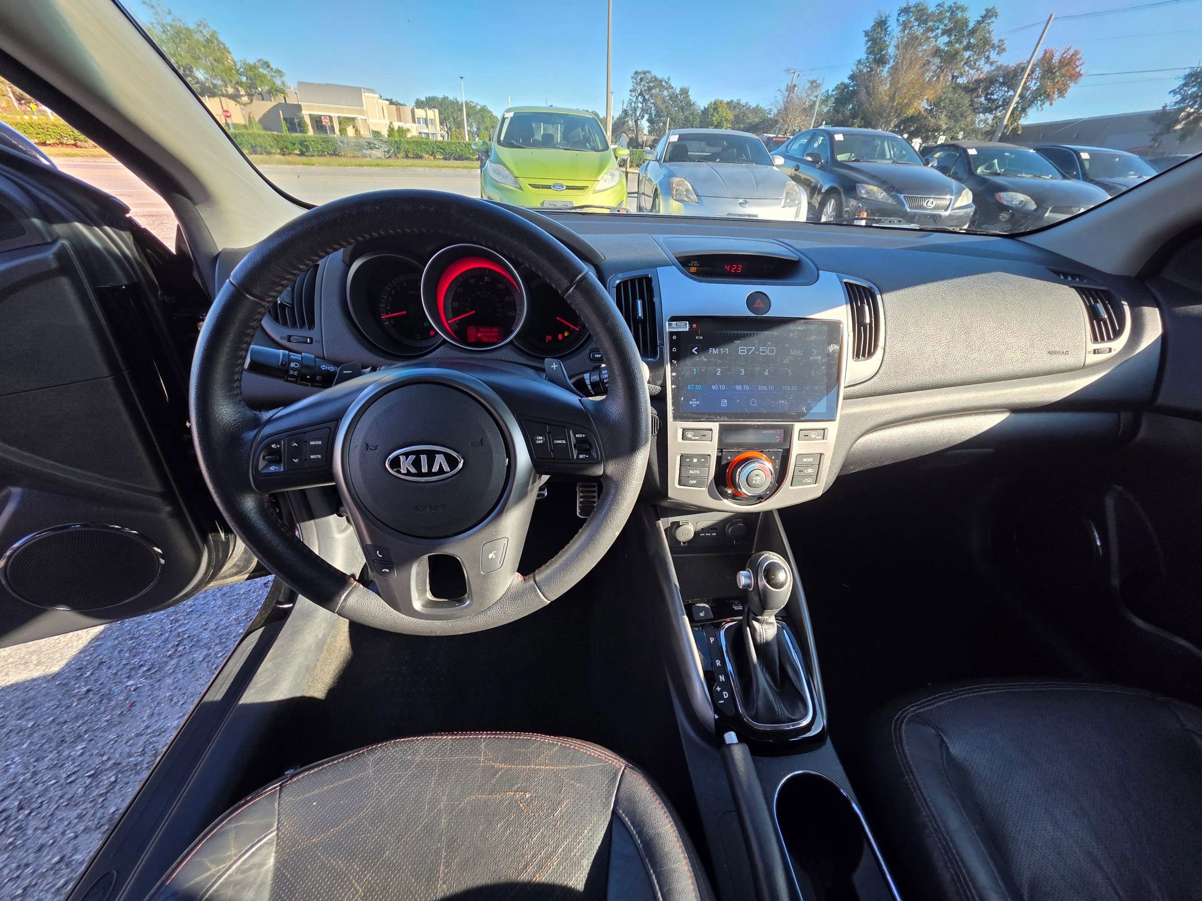 Used 2012 Kia Forte Koup SX w/ Tech Pkg image 10