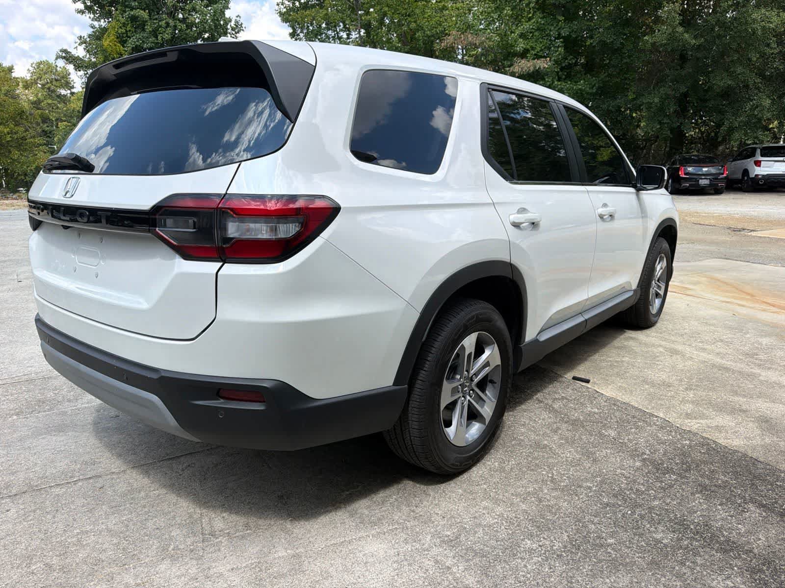 Certified 2025 Honda Pilot EX-L image 11