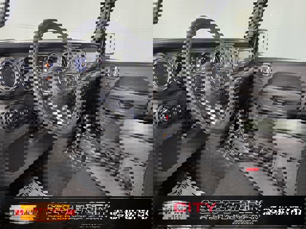 Used 2023 Jeep Wrangler Sahara image 11