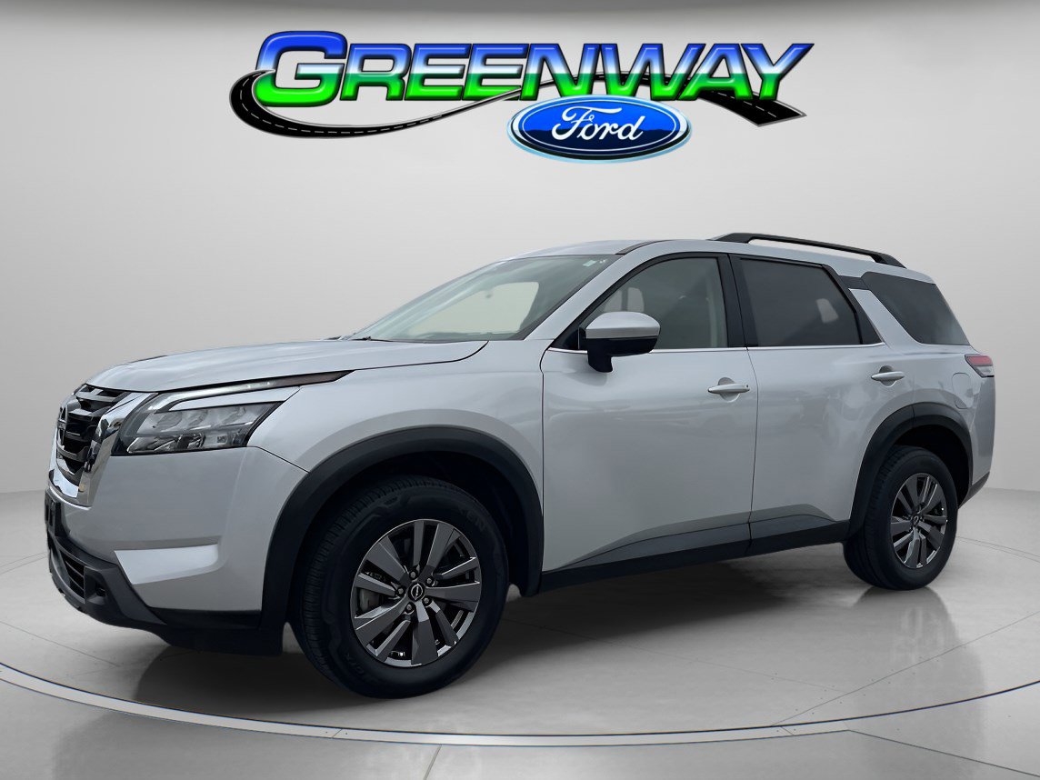 Used 2025 Nissan Pathfinder SV image 1