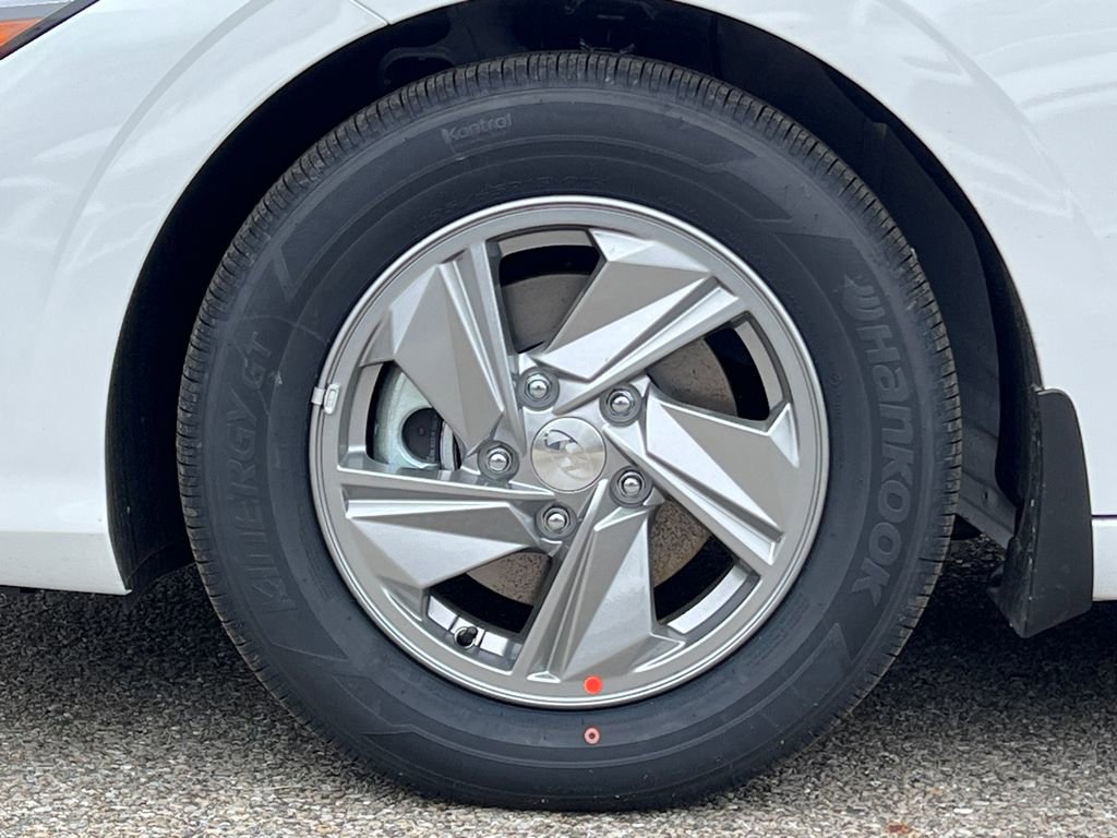 New 2026 Hyundai Elantra SE FWD image 5