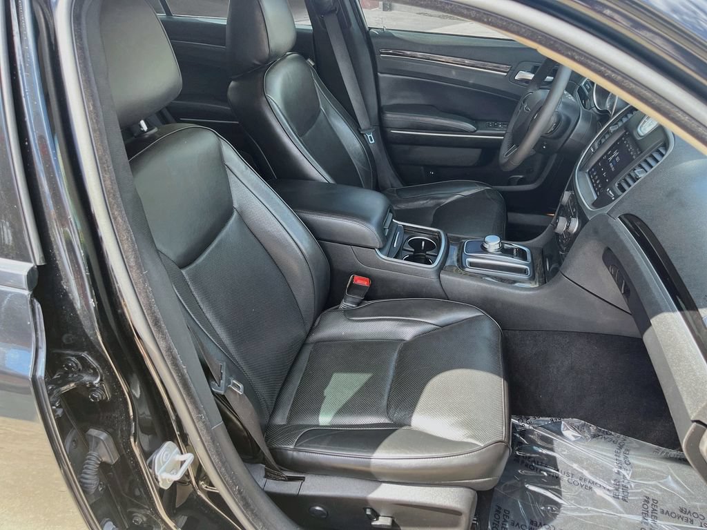 Used 2023 Chrysler 300 Touring L w/ Popular Equipment Group AWD/4WD image 30