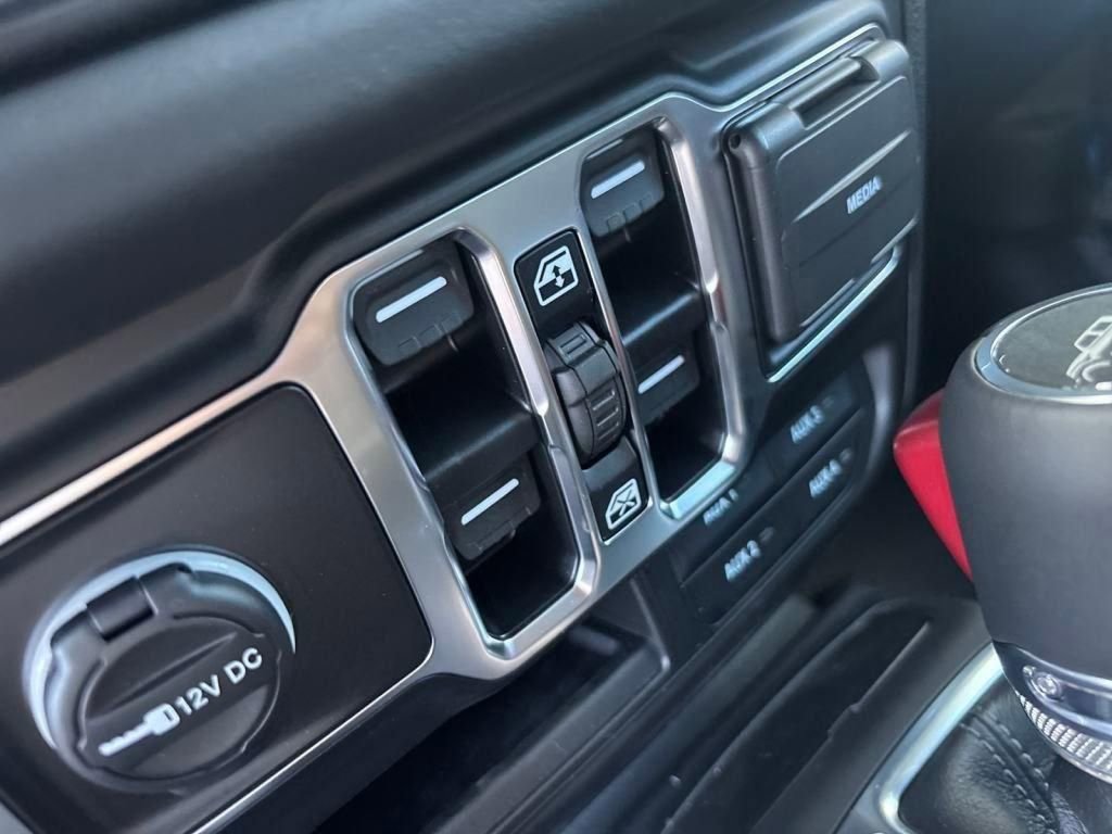 New 2025 Jeep Gladiator Sport image 13