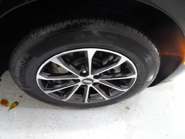 Certified 2024 Cadillac XT4 Sport AWD/4WD image 30