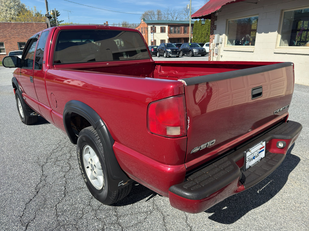 Used 2002 Chevrolet S10 Pickup LS w/ LS Preferred Equipment Group AWD/4WD image 3