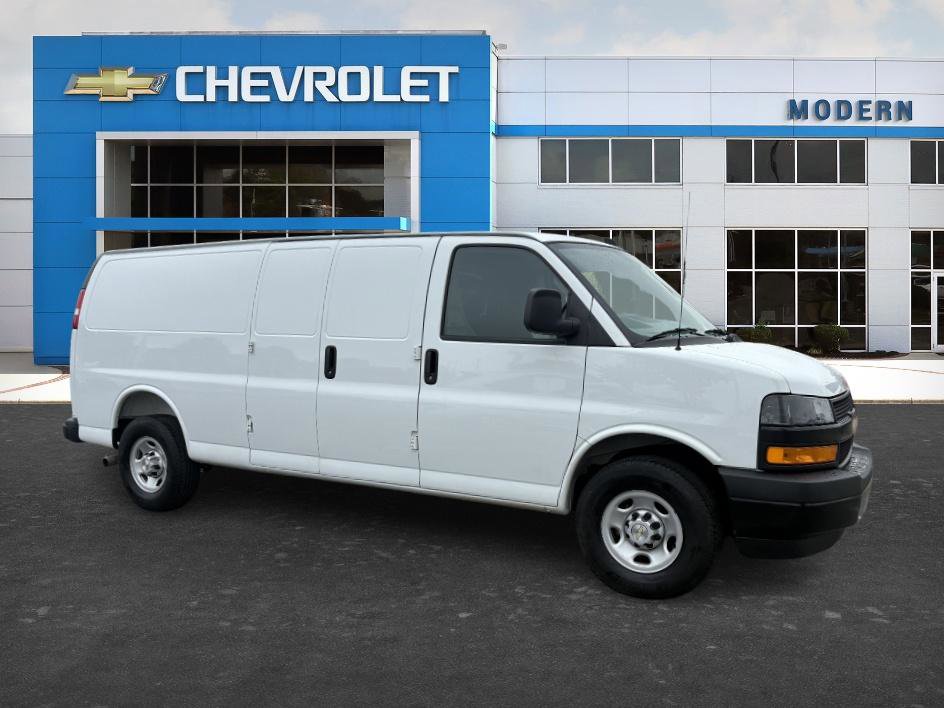 Used 2025 Chevrolet Express 2500 Extended RWD image 6