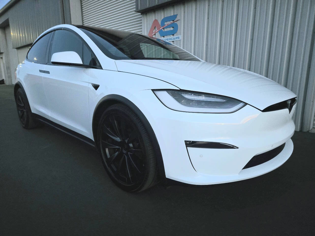 Used 2022 Tesla Model X Plaid image 11