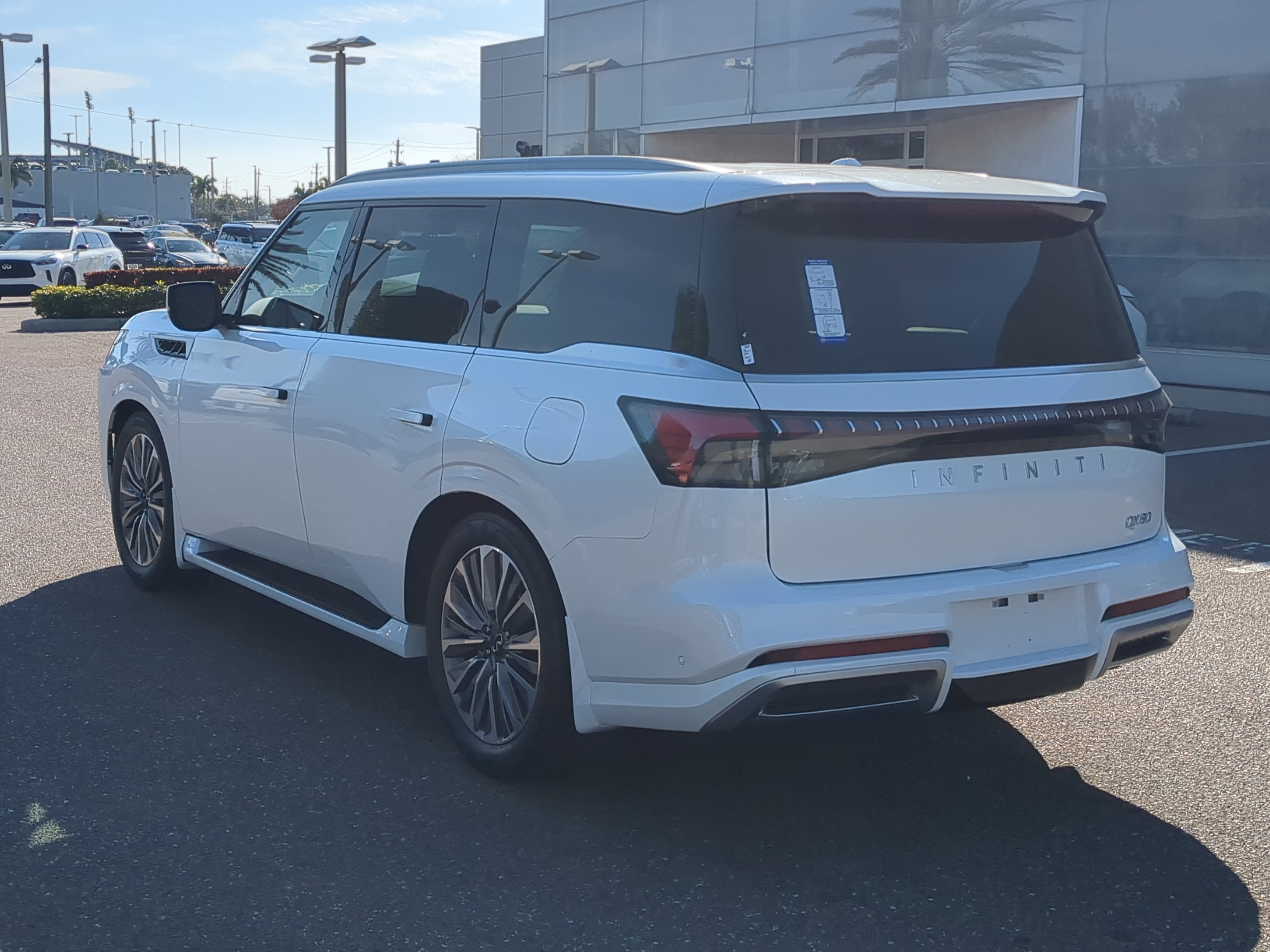 New 2026 INFINITI QX80 Luxe w/ Cargo Package image 4