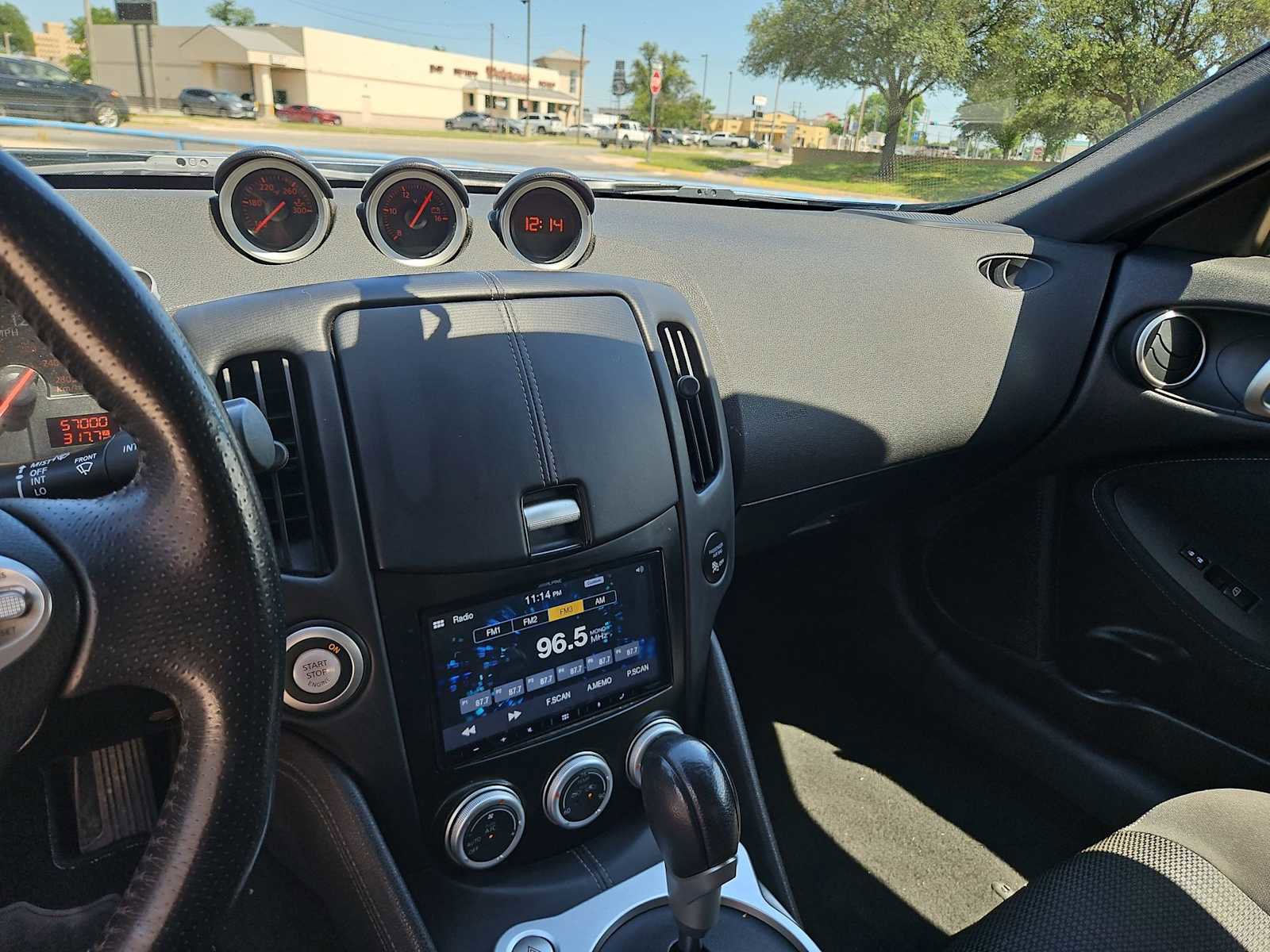 Used 2020 Nissan 370Z Coupe RWD image 14